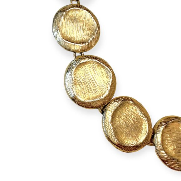 Vintage Hammered Gold Tone Metal Necklace And Earrings Set - Picture 3 of 8